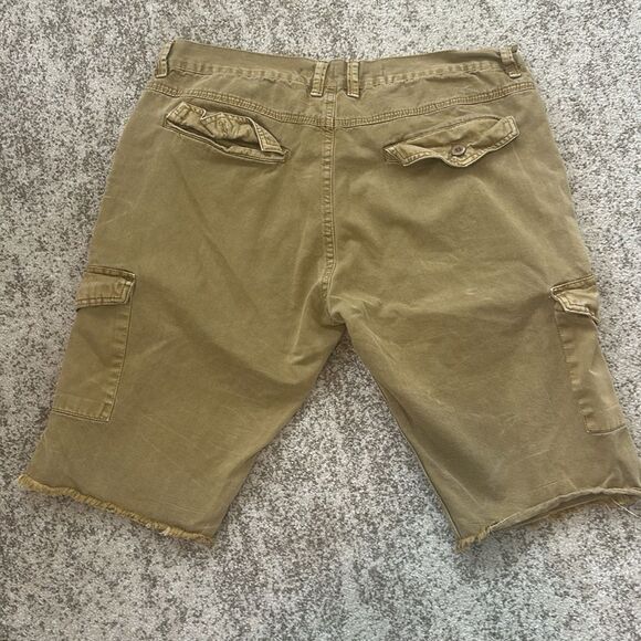 Evolution in Design Men’s Distressed Cargo Shorts 38 - Picture 6 of 7